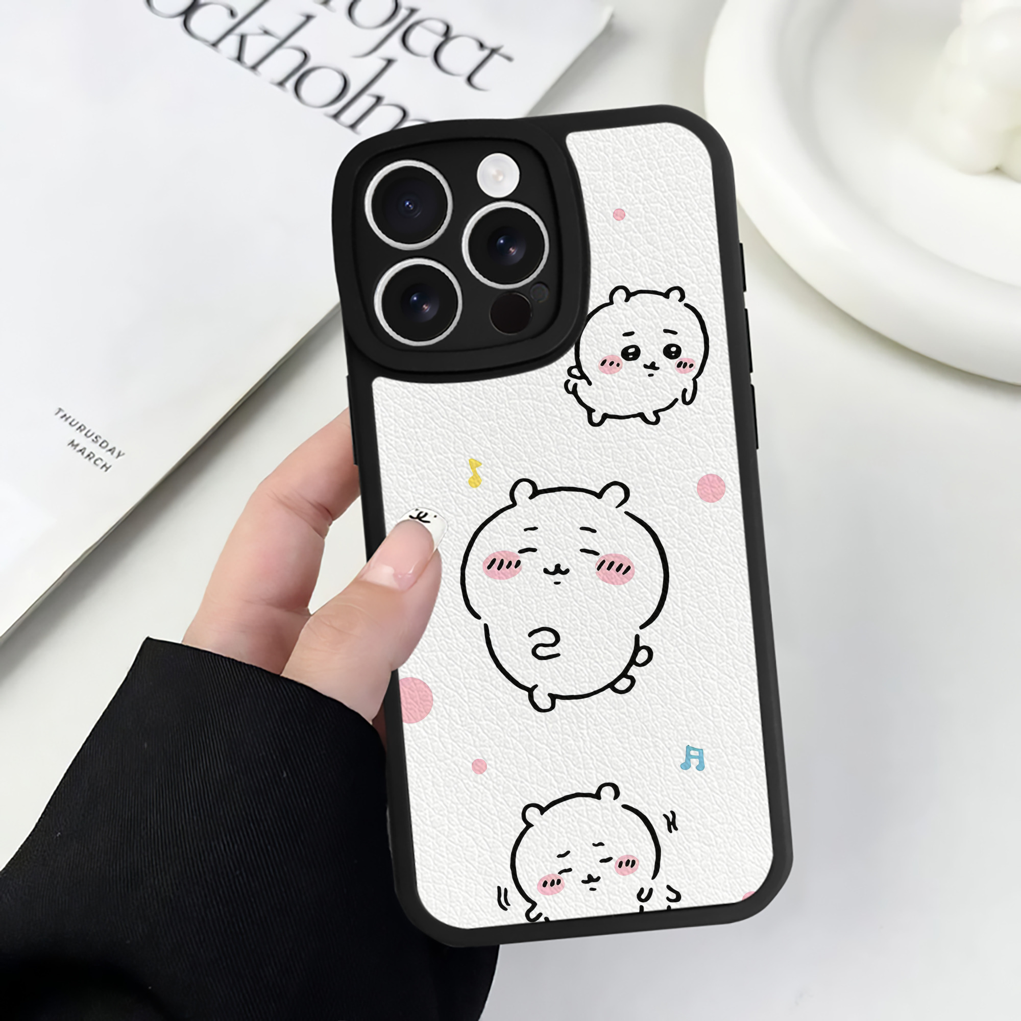 （画像用） ちいかわ Chii-kawa 【iPhone 16シリーズ対応】シリコンスマホケース（レザー調） 材質：シリコン